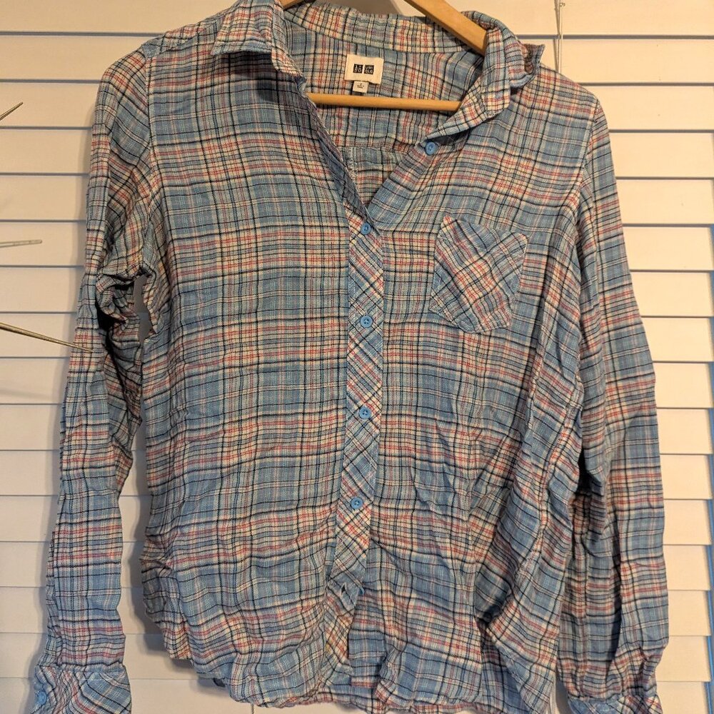 Uniqlo Blue Plaid Button Up Long Sleeve Size Small